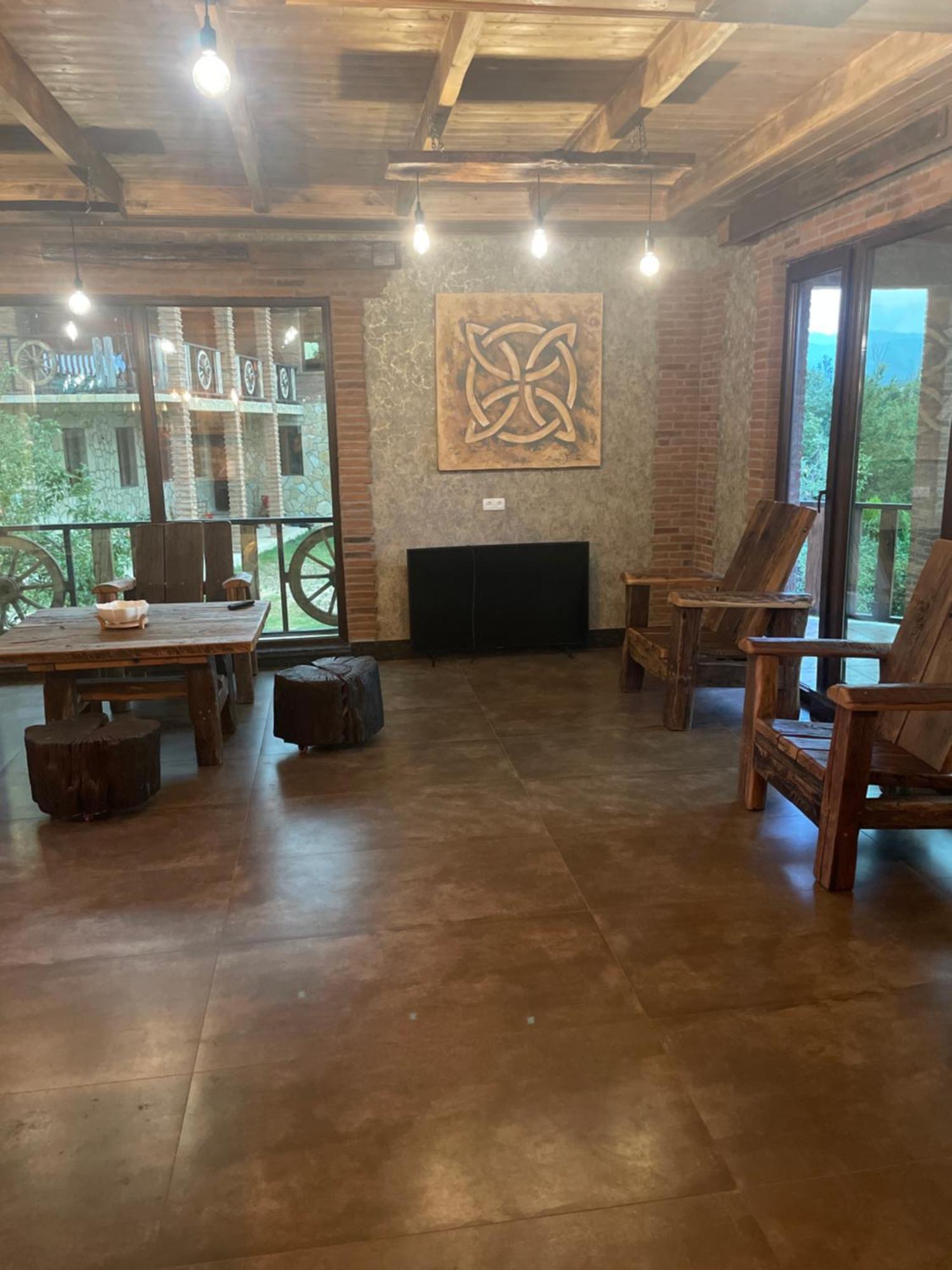 Guest House And Cellar Mamuli T'erjola Ngoại thất bức ảnh